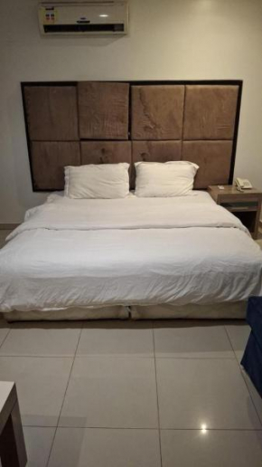 Furnished Studio